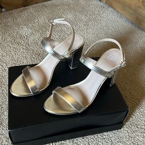 BP Lula Slingback Sandal Gold Metallic heel, Size 8